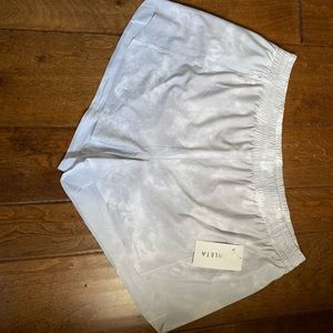 Athleta Hustle 3” shorts NWT 2X